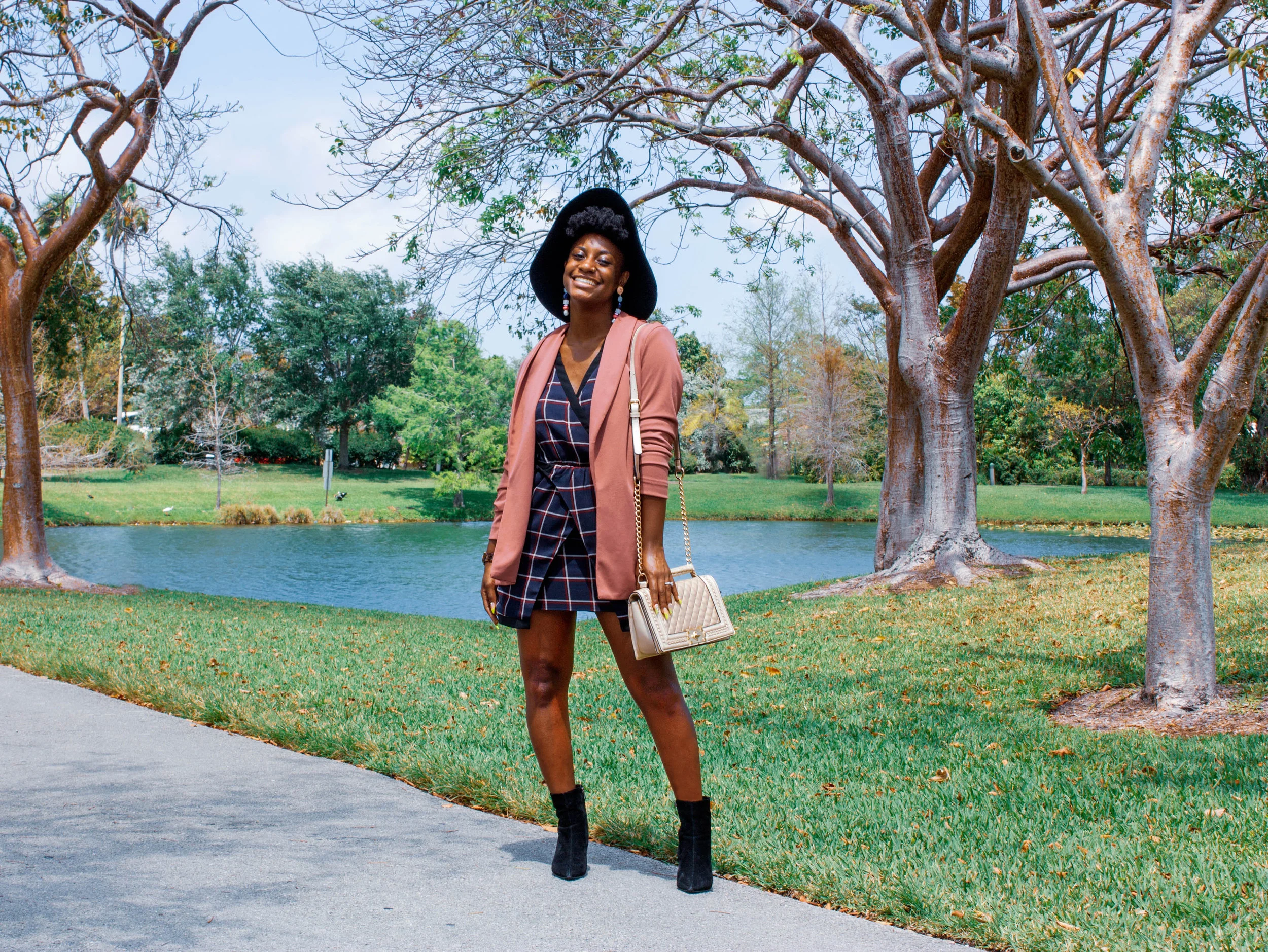 Fashionably Cracking the "Smart Casual" Dress Code