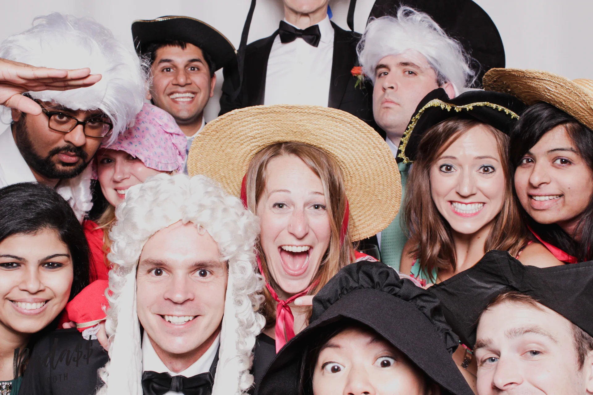 Williamsburg Lodge wedding photobooth