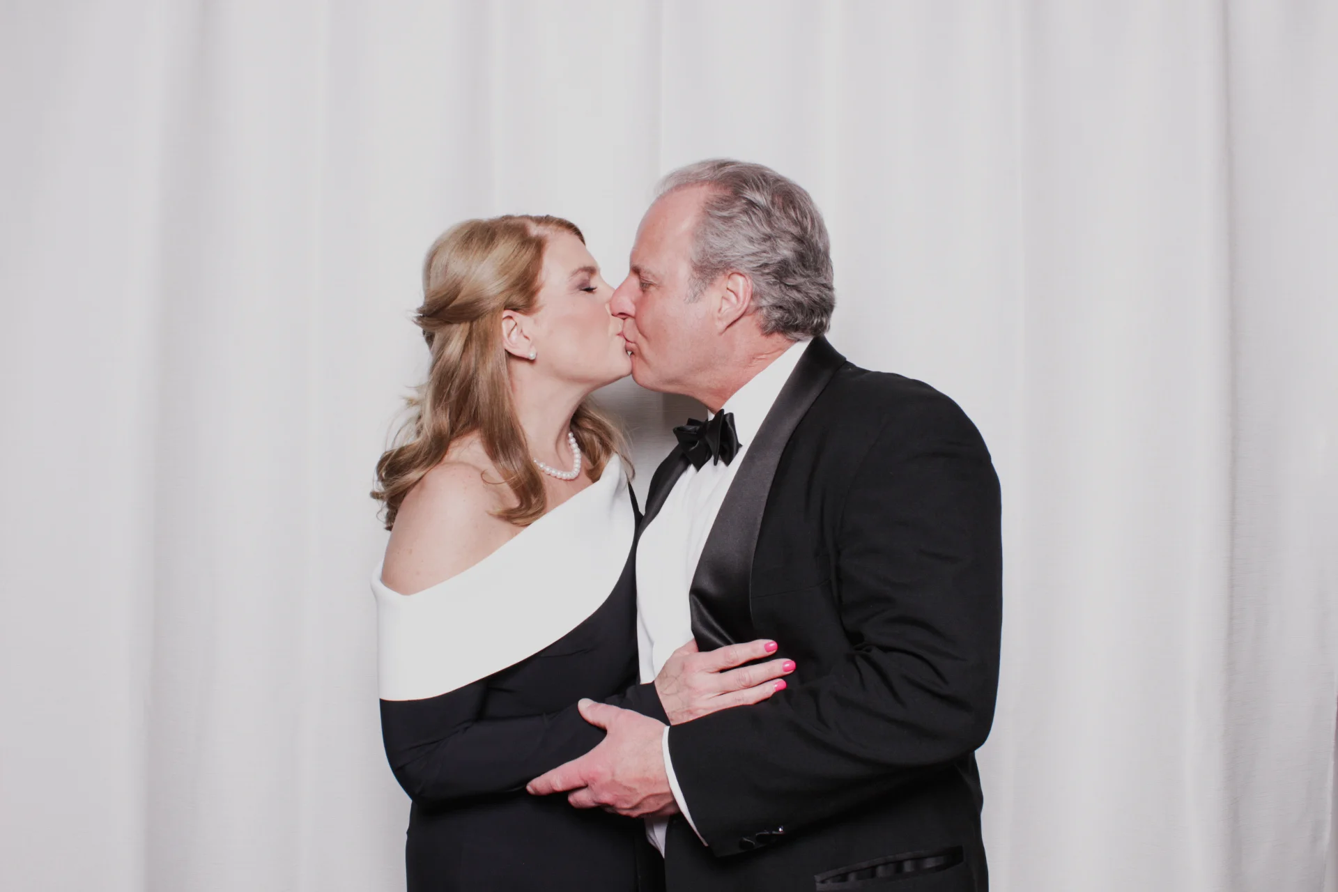 UpperShirleyVineyardWedding-35.jpg
