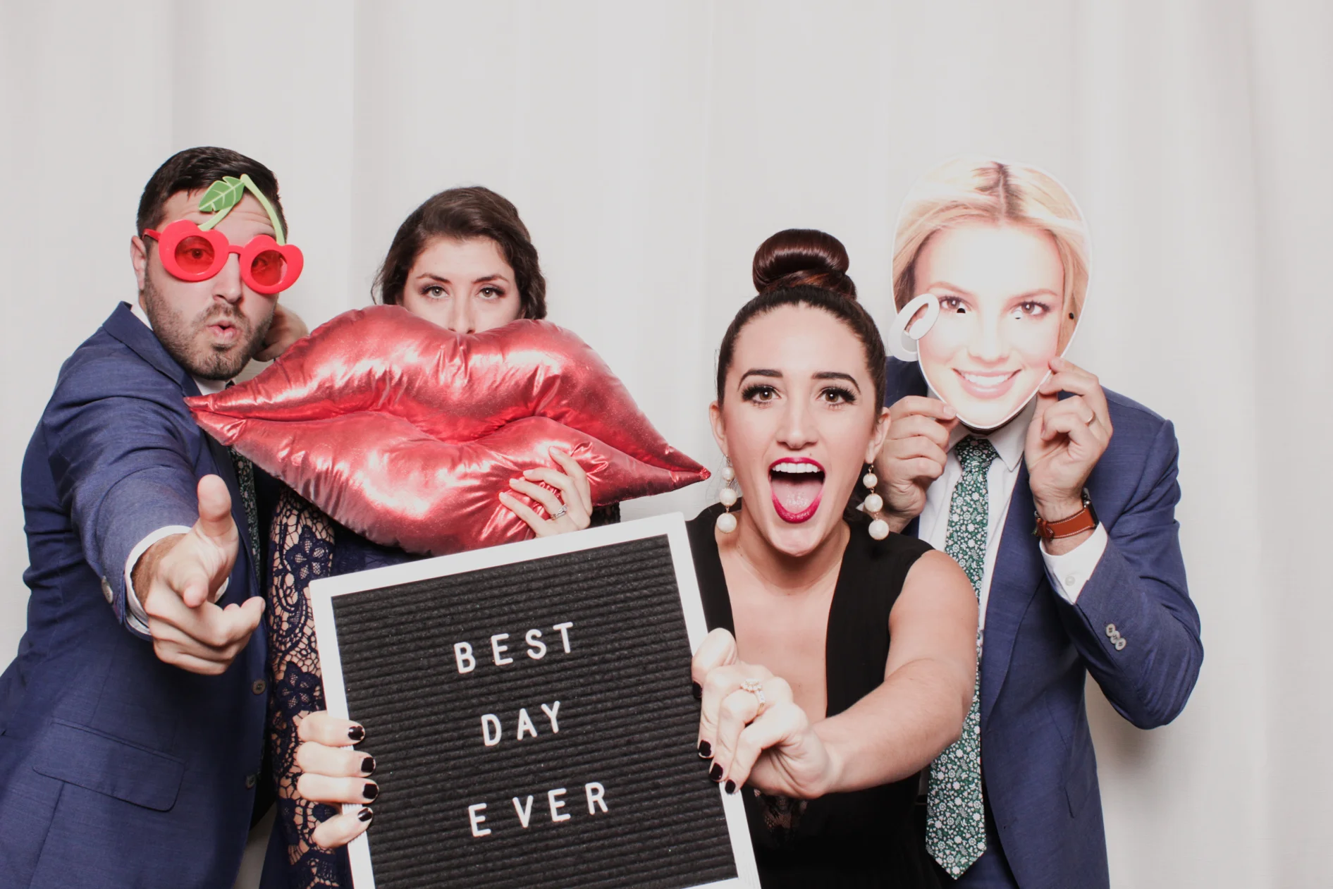 photo booth for wedding
