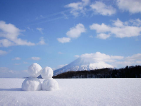 snow with two figures .jpg