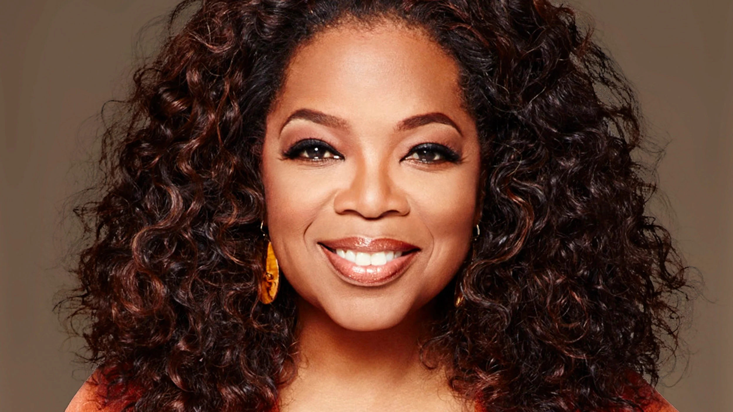 oprah-winfrey-alerta-a-sus-fans-de-que-estn-usando-su-nombre-para-estafar-1.jpg