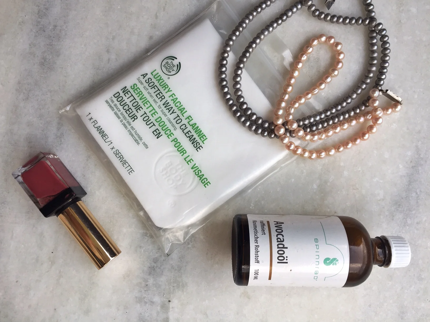 The Body Shop Luxury Face Flannel