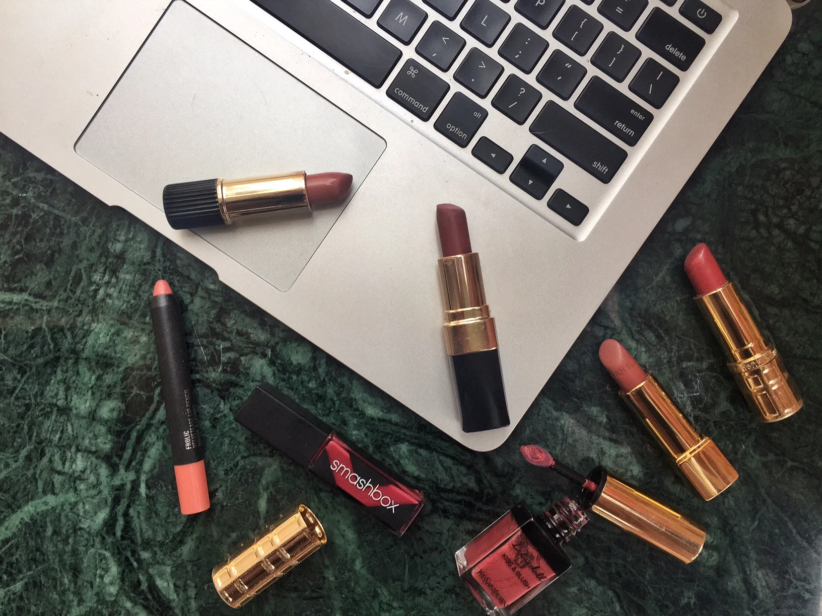 7 Best Nude Lipsticks 