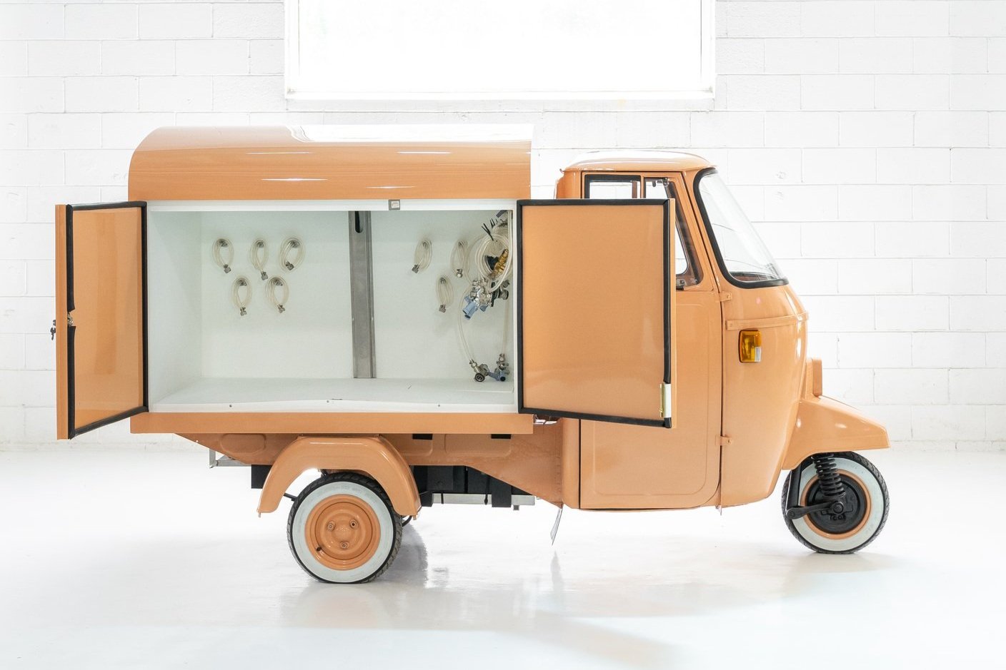 Turn key - 1972 Piaggio Ape 50 Beverage Edition + Trailer and other  accesories — Silverside Design