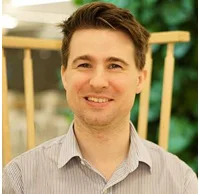 Simon profile picture.jpg