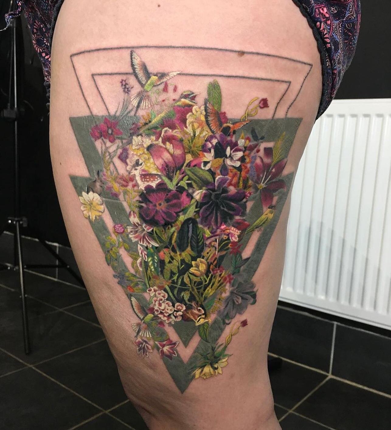 We are pleased to announce @daisyjane1978 from @artfusion13doncaster will be working @skindeep_uk Tattoo Freeze 2023🥶4th-5th February 2023, Telford International Centre, Telford.

To book in with Lisa please drop a DM

#tattooconventions #tattooeven
