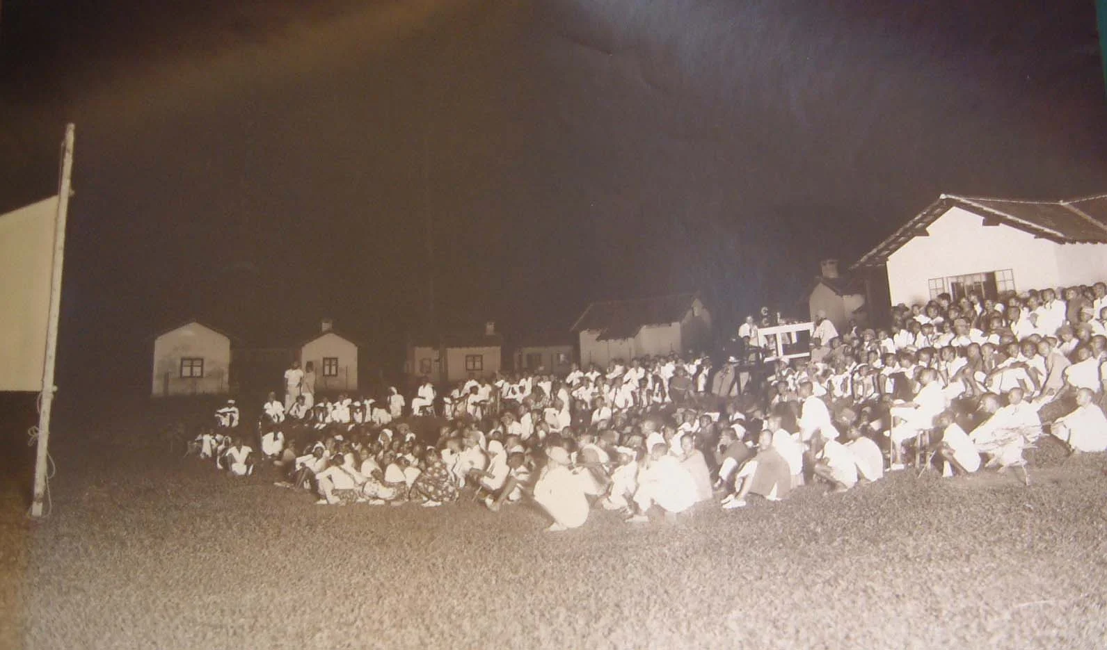 The inmates enjoyed the outdoor movies. (photo courtesy of Sungai Buloh Settlement Council)