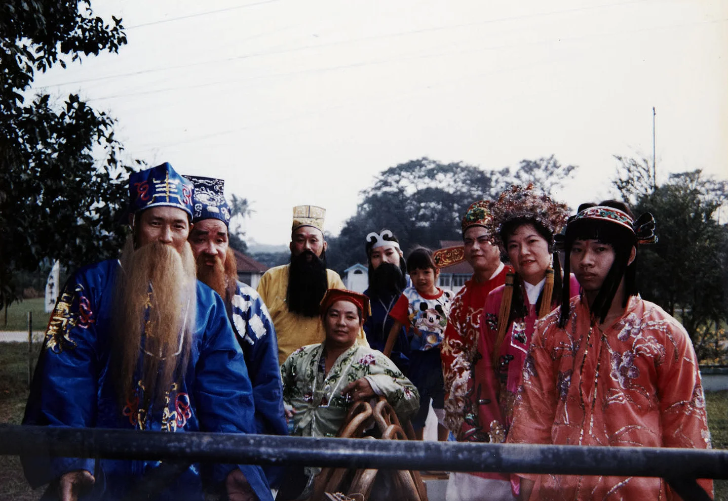 福惠宫庆祝神诞期间,信徒们扮演八仙在院区内游行。(照片由福惠宫提供)