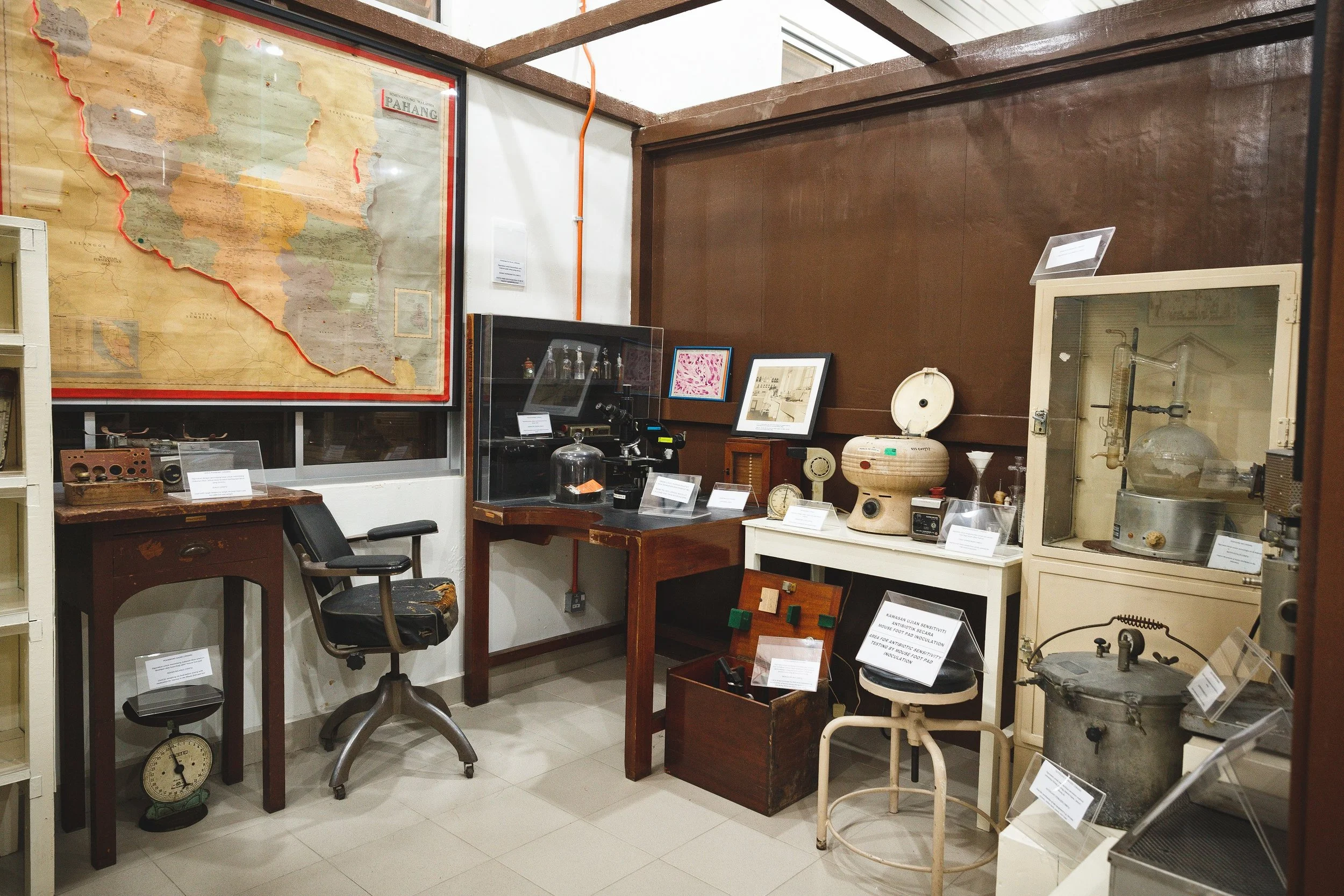 Display of the medical equipment of the Resaerch Unit. (photo by Mango Loke)