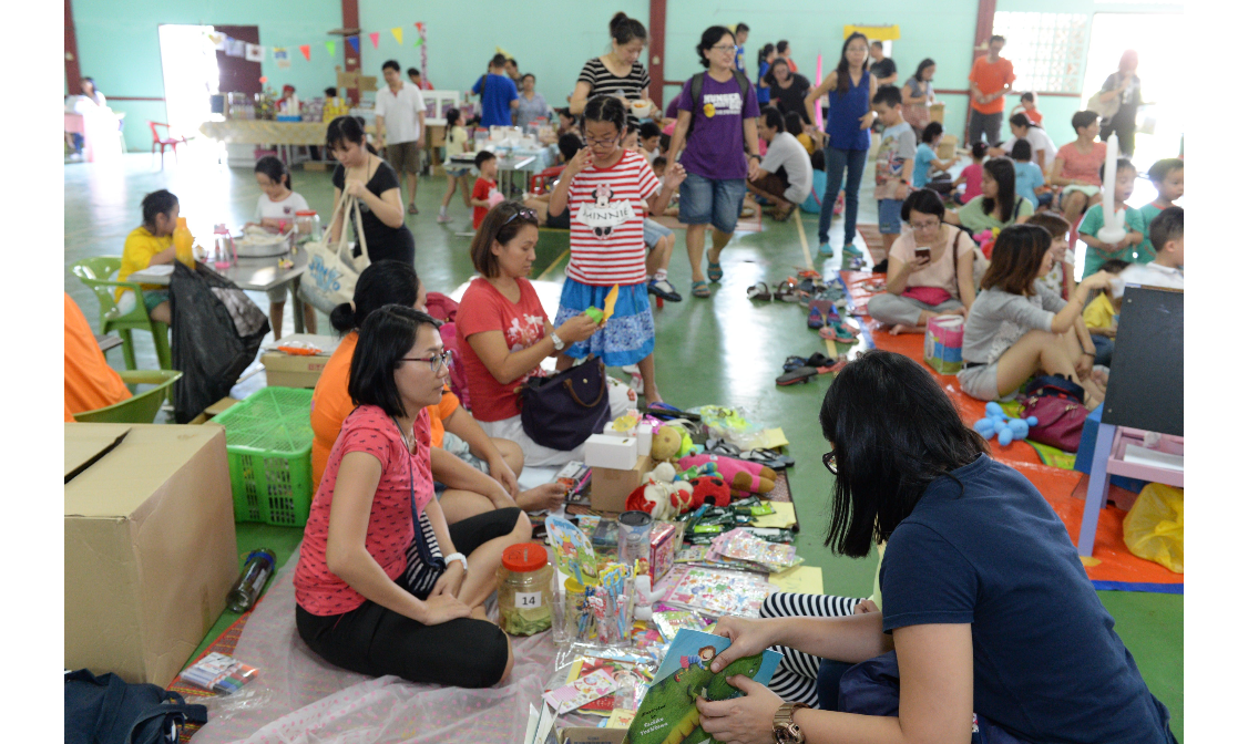  Children’s charity fair to raise funds for the Story Gallery Project. (photo by Stanley Woo) 