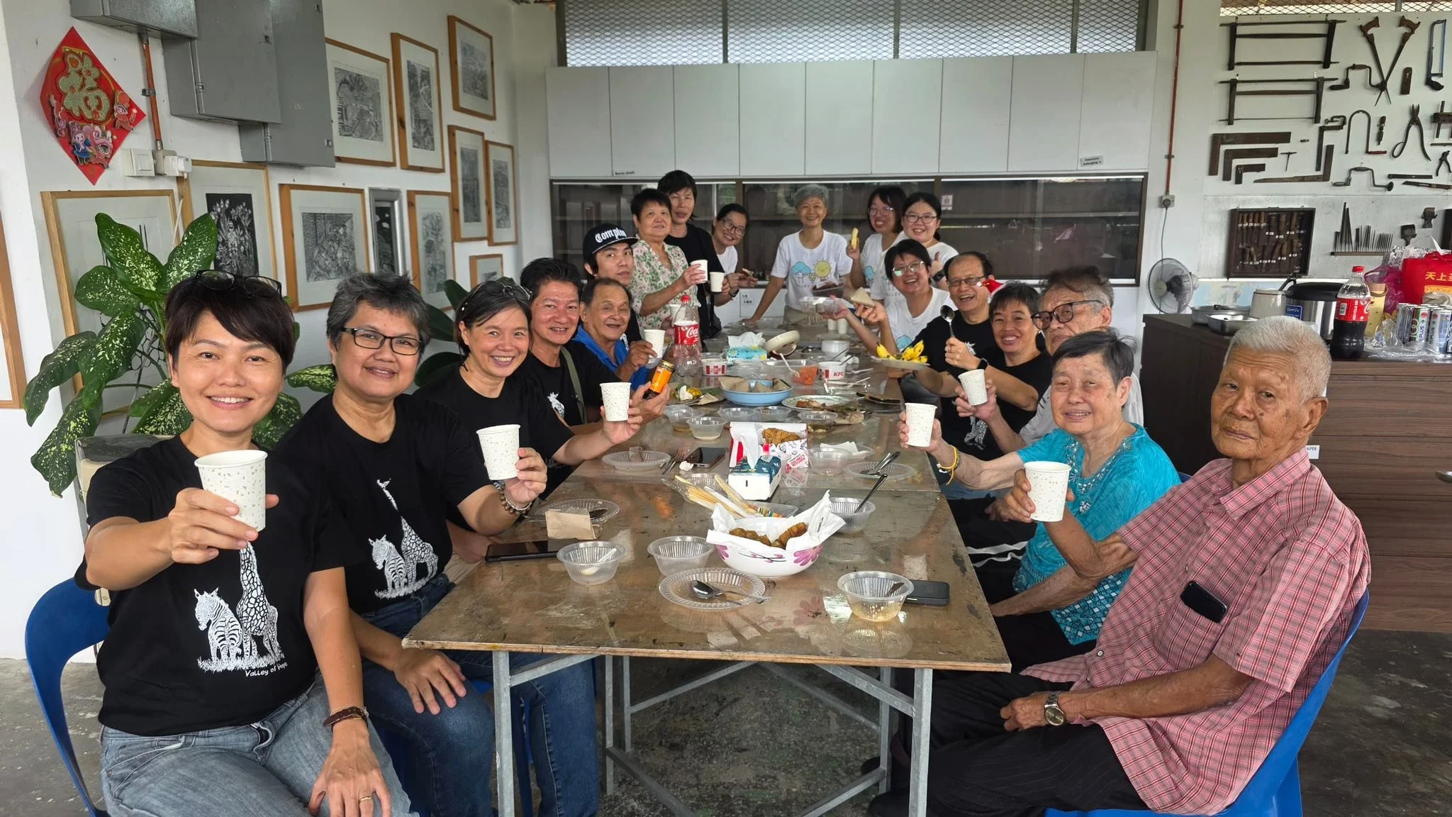 2025年12月28日“版画组年终收工聚餐及参观《越界印记—吉隆坡×英国锡菲版画艺术交流计划》成果展”