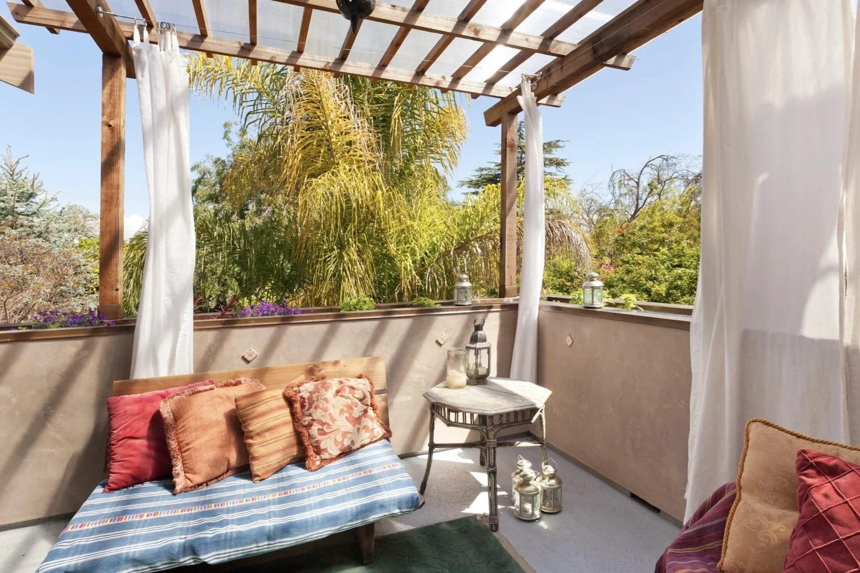 Balkon ve Teraslar İçin Her Tarza Uygun Güneşlik Fikirleri