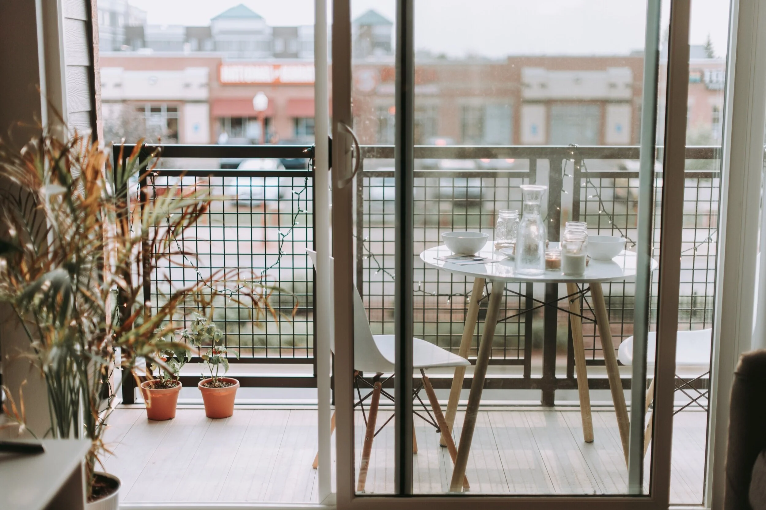 Birbirinden Güzel 7 Farklı Balkon Masası Fikri