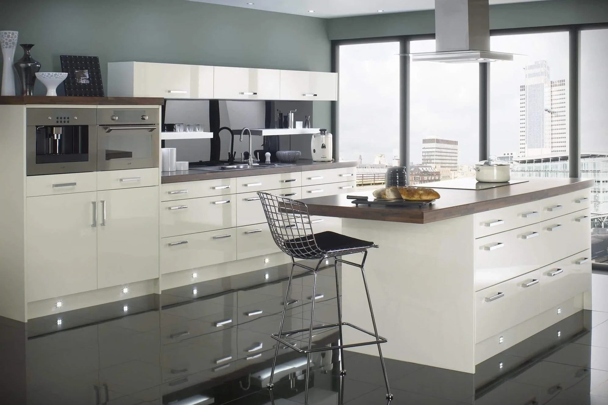 Füme Rengi Ev Dekorasyonu: Mobilya ve Perde Seçimi