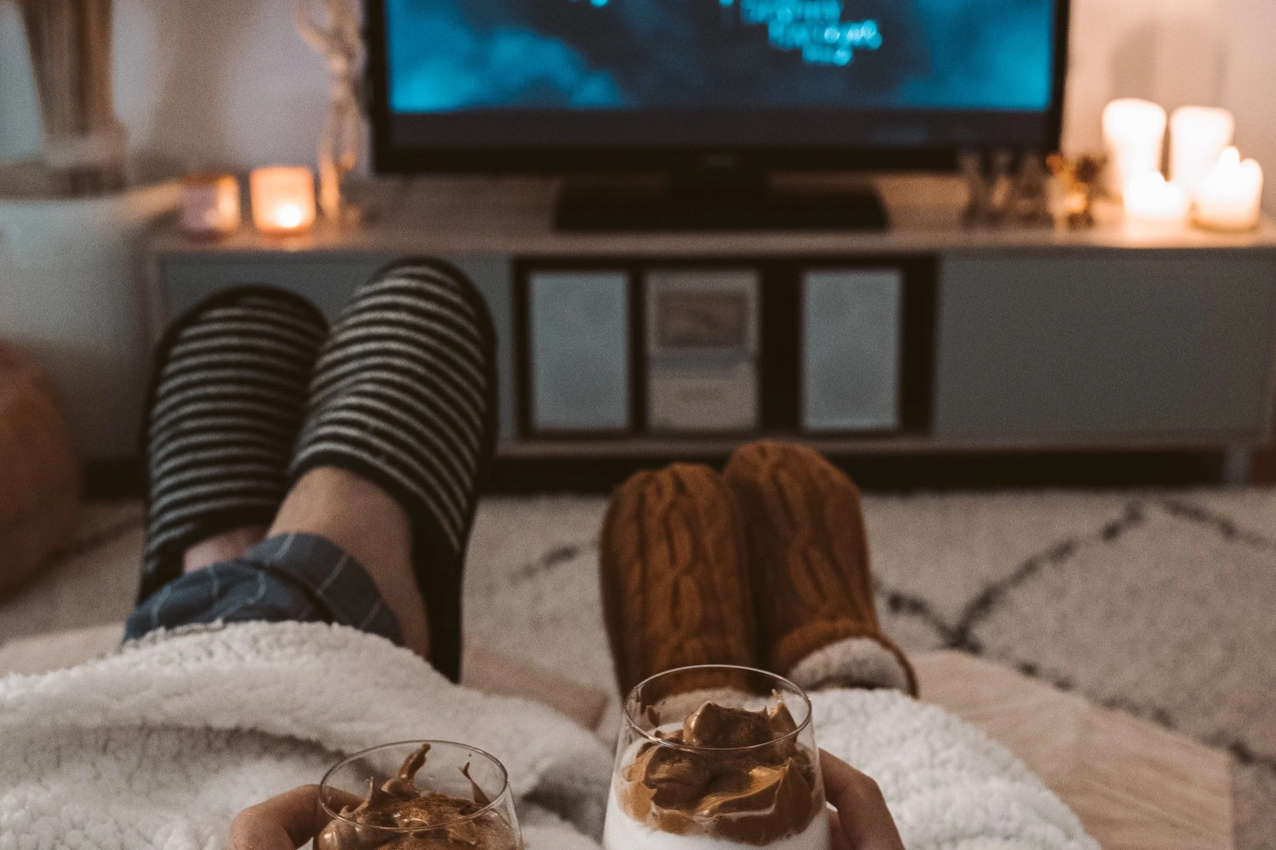 Sevgililer Günü İçin Unutulmaz Bir Evde Sinema Deneyimi Nasıl Yaratılır?