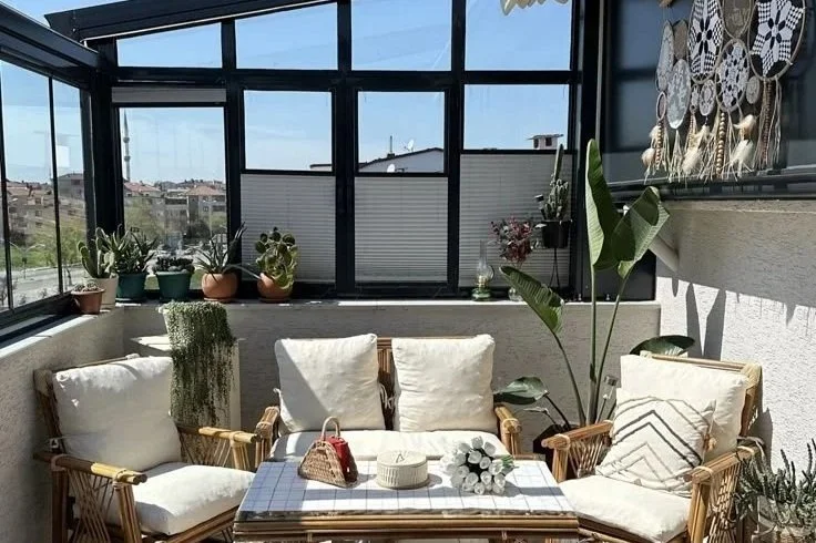 Balkonunu Kış Bahçesine Dönüştürmenin Yolları 