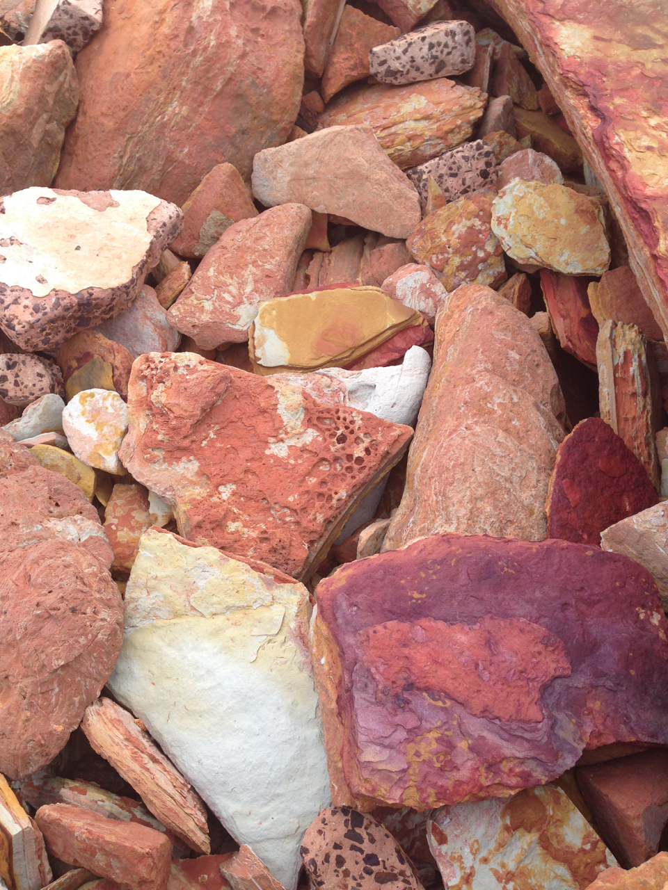 Tumbled jewels at Gantheume Point