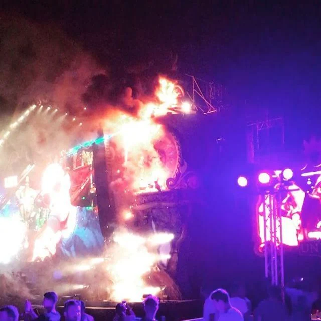 People Evacuate Tomorrowland Festival After Stage Catches Fire