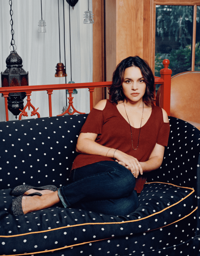 album-review-norah-jones-day-breaks-blooms-jazzy-blues-sophistication-01.png