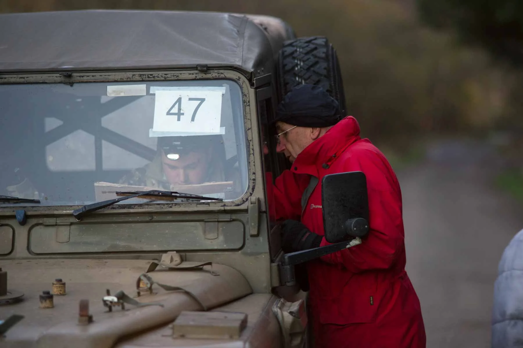 Mudmaster-2018-helping-hand.jpg