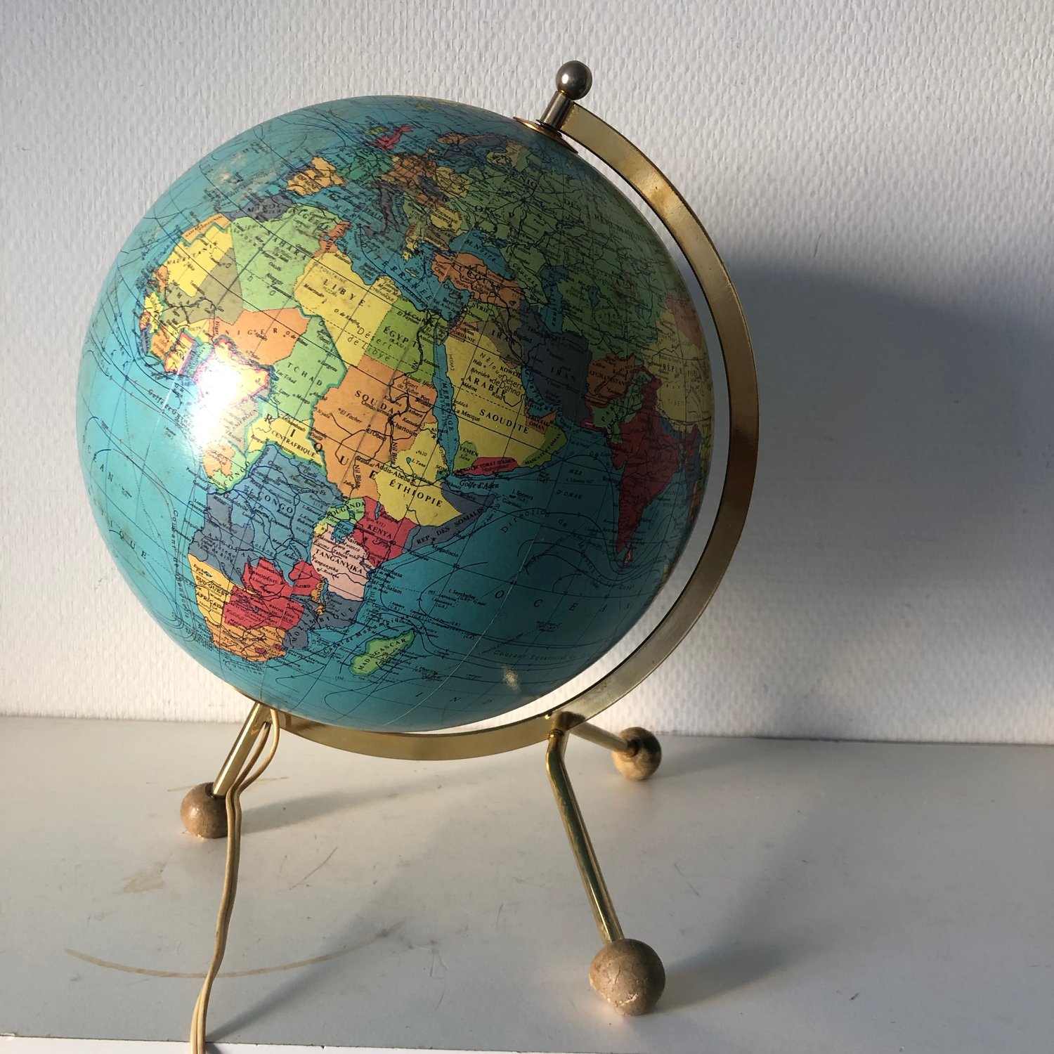 Globe Terrestre Vintage En Verre