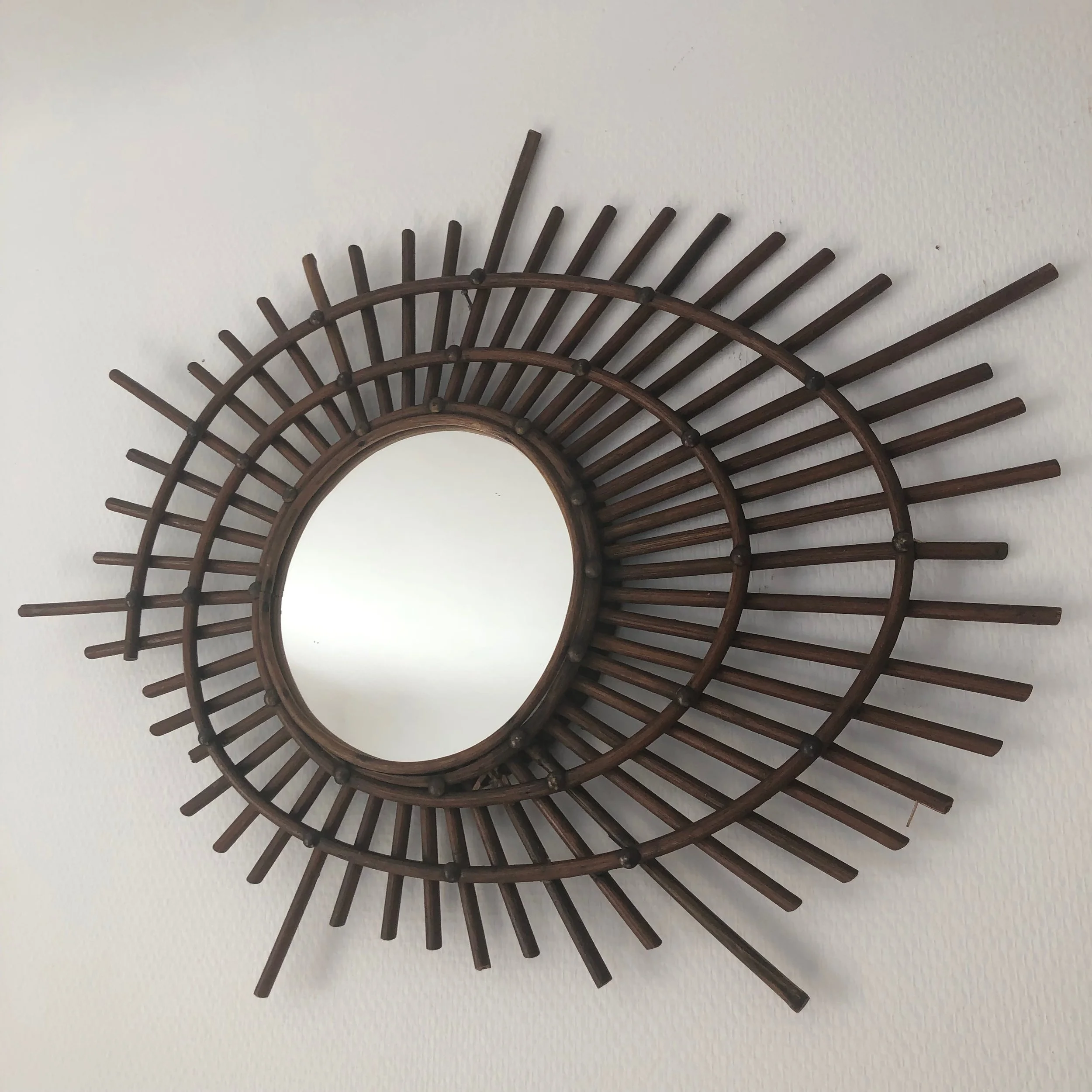 Miroir spirale miroir ORTF miroir soleil miroir rotin miroir vintage miroir rétro miroir osier miroir français miroir fleur miroir 1960 miroir bambou.jpeg