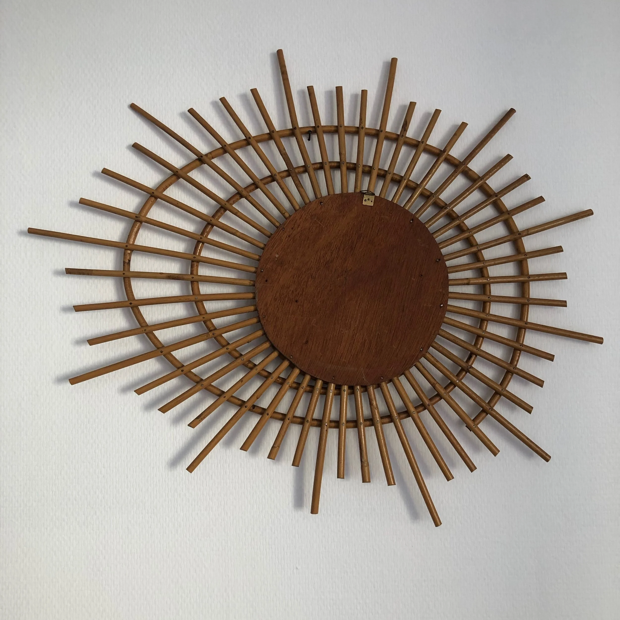 Miroir spirale miroir ORTF miroir soleil miroir rotin miroir vintage miroir rétro miroir osier miroir français miroir fleur miroir 1960 miroir bambou miroir 5.jpeg