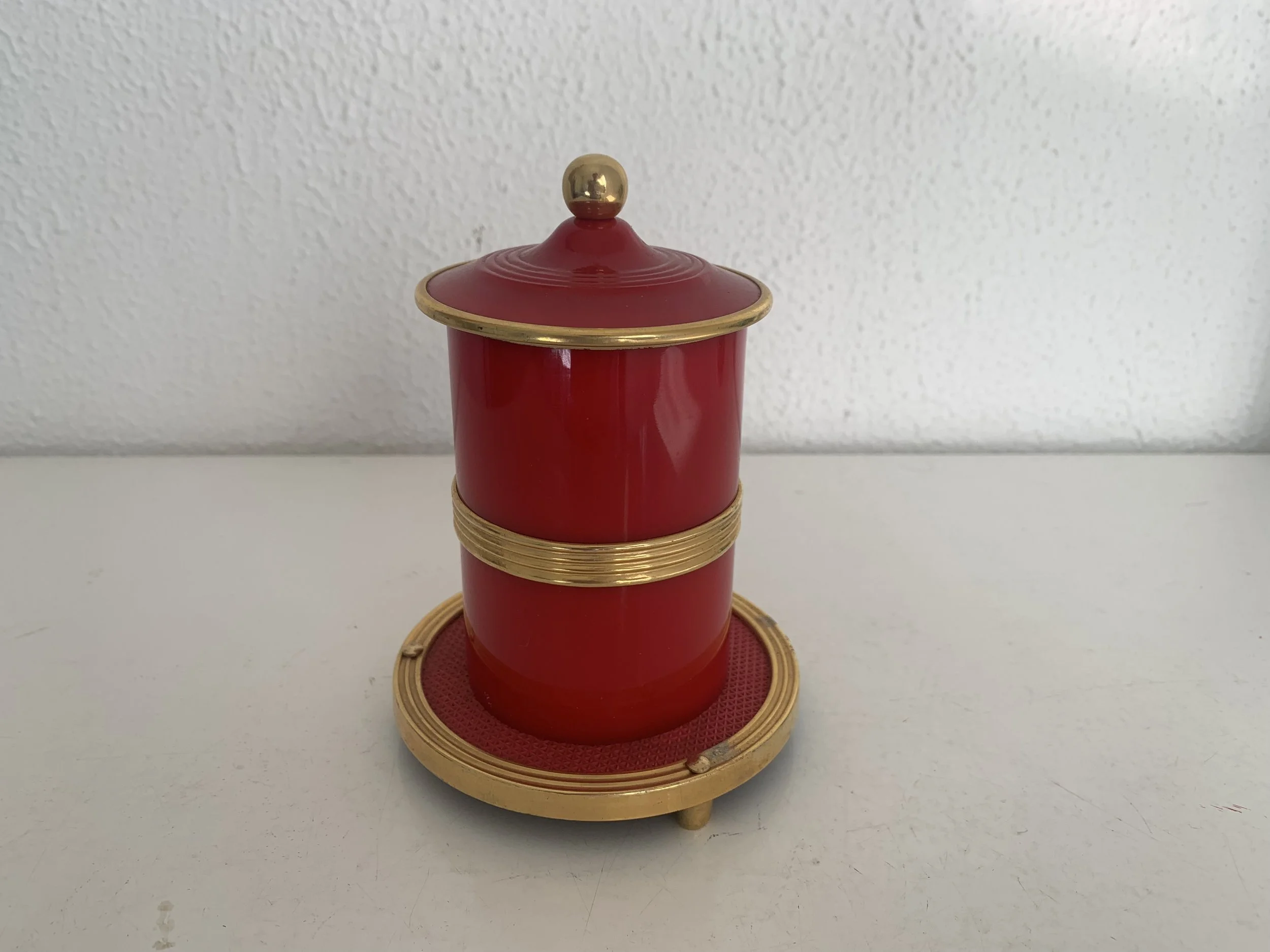 porte cigarette vintage Porte-cigarettes vintage 1960 distributeur rouge et doré boîte