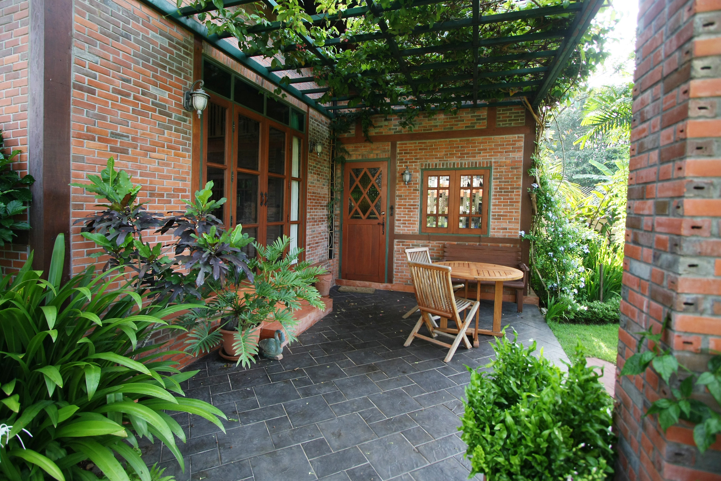 1dragonfly cottage003.jpg