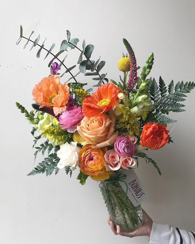 oh, hellz yez! some wildly #bright #poppies and #ranunculus because #spring is finally in the air! ๐ฟ๐๐ฟ#happyfriday! #tgif! stop in and say *hi*...weโre open til 5!
.
.
.
#bohaus #coffee #flowers #floral #blooms #florist #flowerstagram #flowersmakemehappy #weloveflowers #poppy #snapdragon #fern #sprayroses #eucalyptus #brookynflorist #bedstuy #smallbusiness #supportyourlocalflorist #๐ #fleur #fridaymood