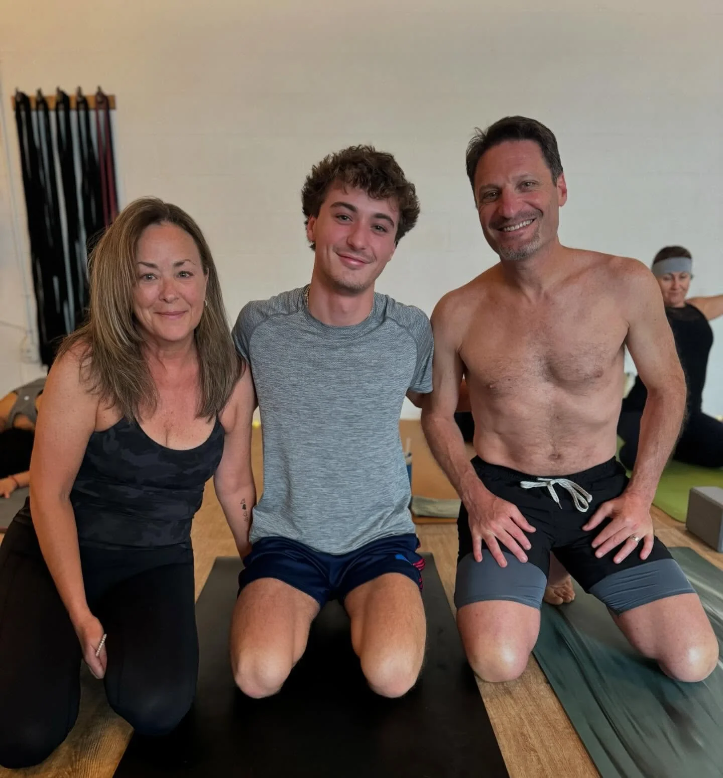 When the family practices together 🙌💚 Thank you to the Labovitch family for spending some of your precious family time together with us on the mat! We love seeing you all moving, breathing, and growing together 💚 Tag someone below you want to shar