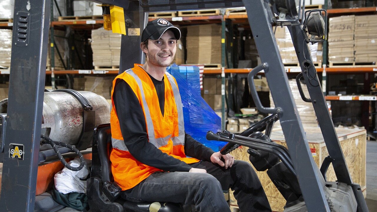 forklift-4074234_1280.jpg