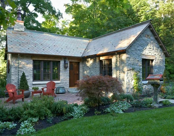 Stone-Gatehouse-designed-by-Murphy-Co-1.jpg