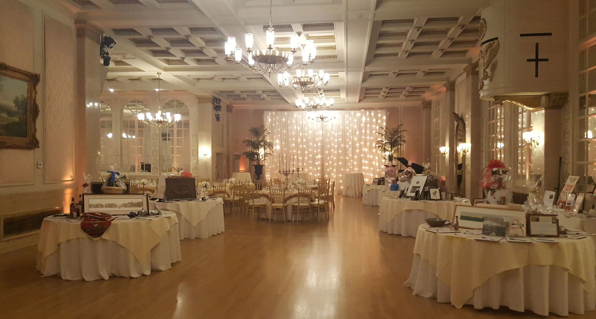 Silent Auction at the 2016 RCHS Annual Gala Benefit
