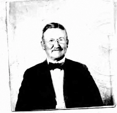 Rollin C. Reynolds passport photo, 1921.