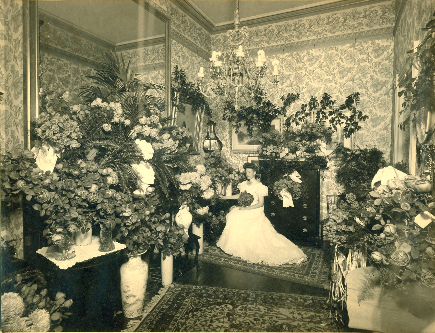 George+Amanda+Cluett+1904+Beatrice+w+flowers.jpg