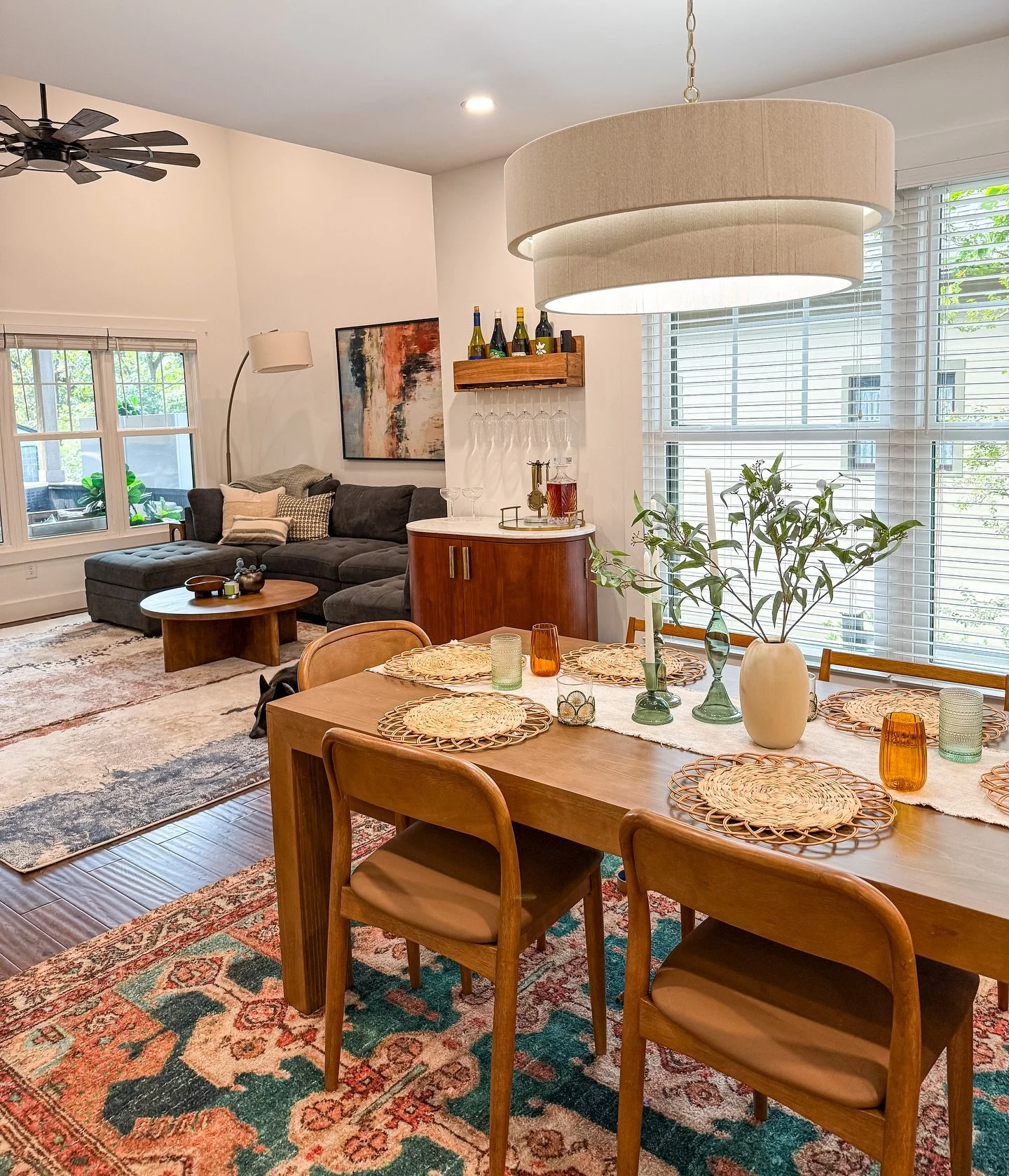 Thanksgiving is right around the corner, why not mix in a variety of colors and textures this year?

Don&rsquo;t be afraid to layer smooth and woven textures or add a few pops of color to bring your Thanksgiving table to life. 🦃🤎

#ThanksgivingTabl