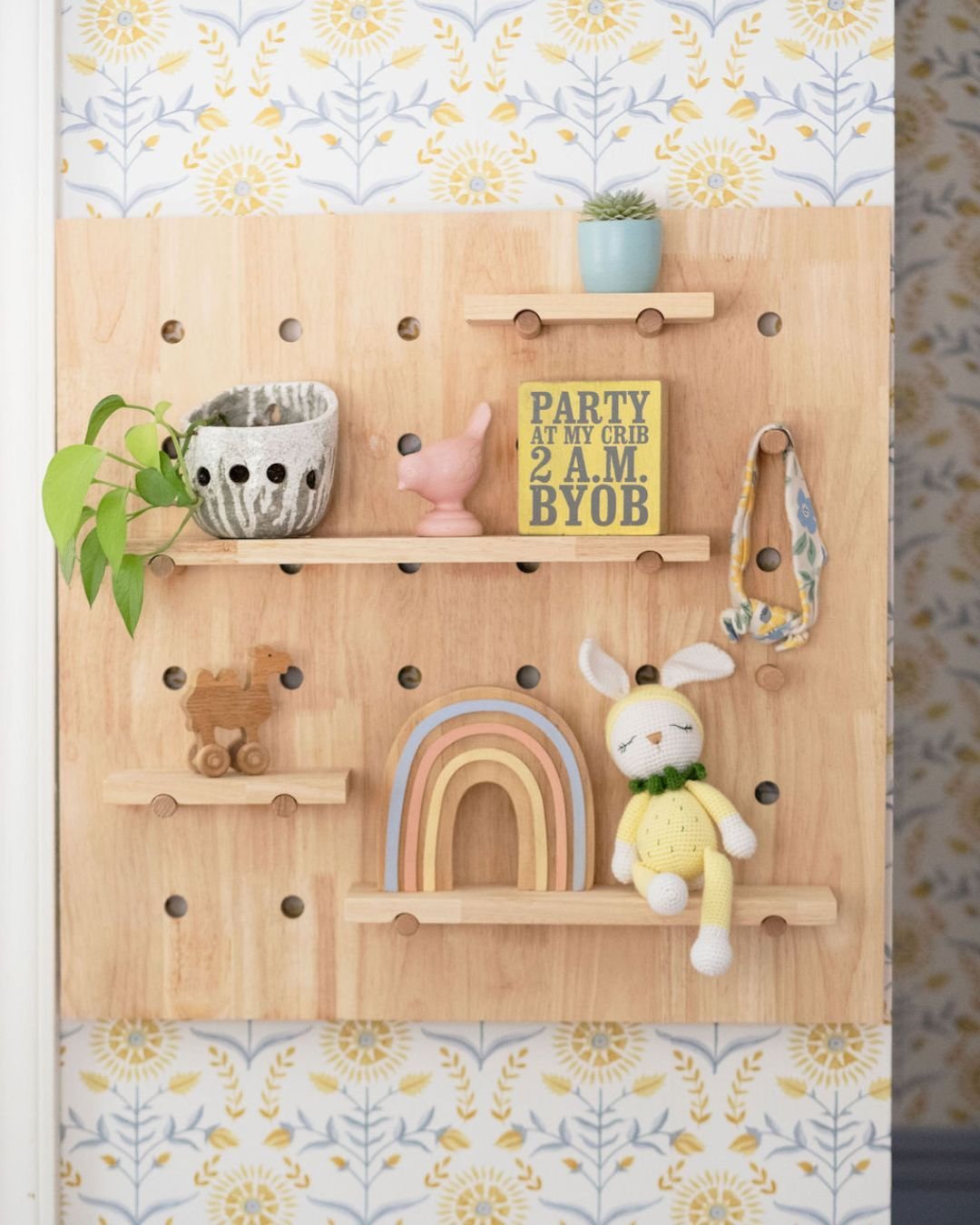 A little Nursery throwback magic: cozy corners, gentle pastels, and a sweet bunny for Easter inspiration. 🐰✨