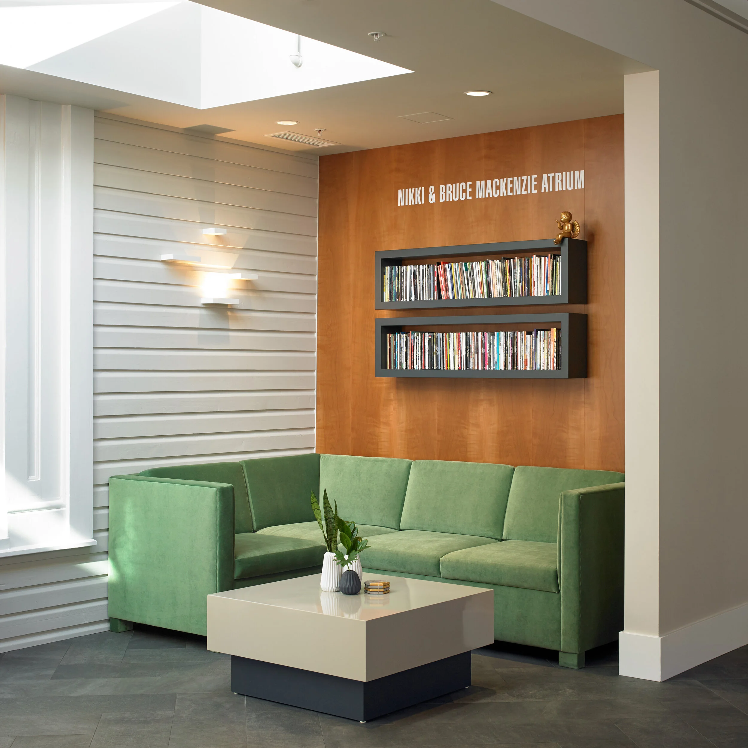 lobby_159232.jpg