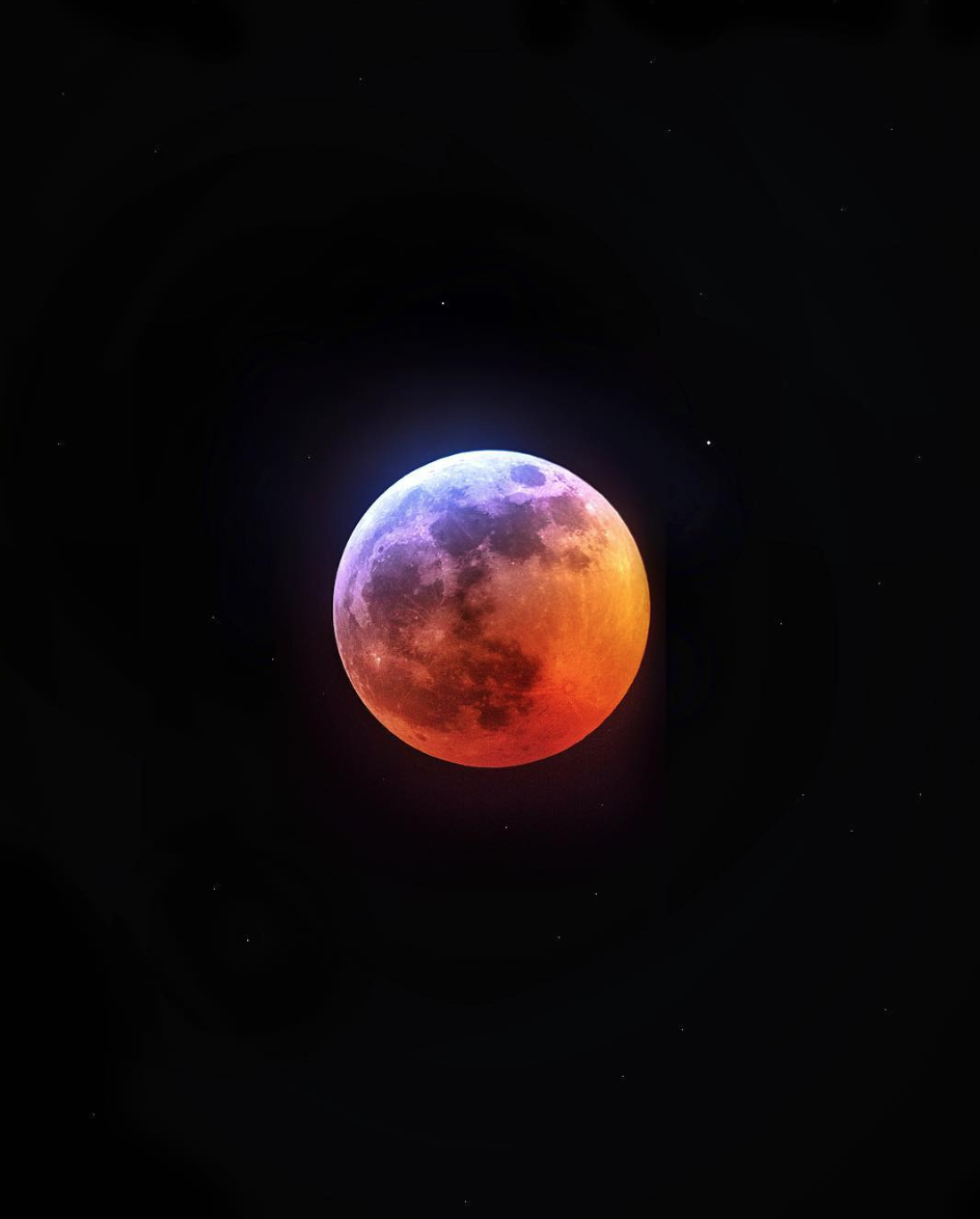 Look at it! This was last night’s moon! Incredible photo via @jaxsonpohlmanphotography