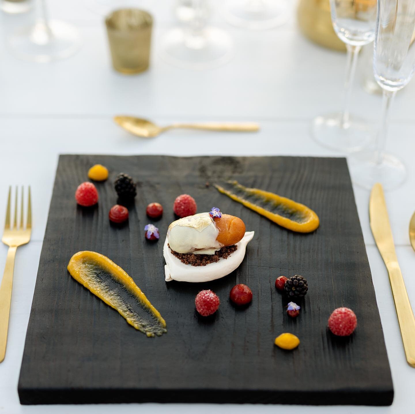 S W E E T endings with my signature white valrhona chocolate gulab jamun, mocha meringue, butterscotch coulis &amp; fresh berries 
&hellip;&hellip;
thank you to our creative partners at this Cabo destination wedding shoot:
Venue: @fsloscabos
Planner: