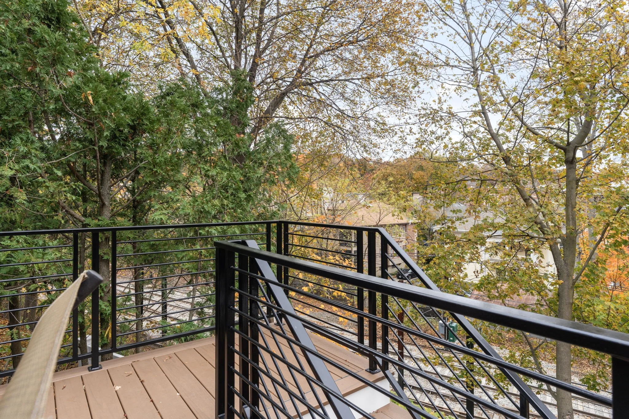 Clark38-web-or-mls-SHA08688.jpg