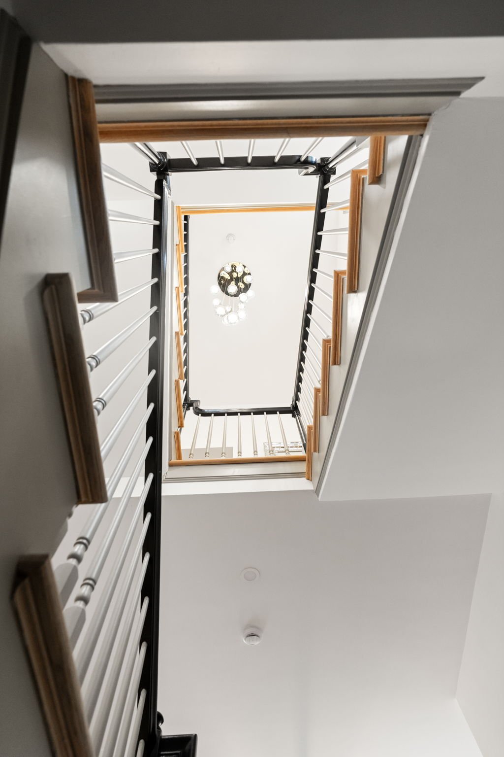 Clark41-web-or-mls-SHA08728.jpg