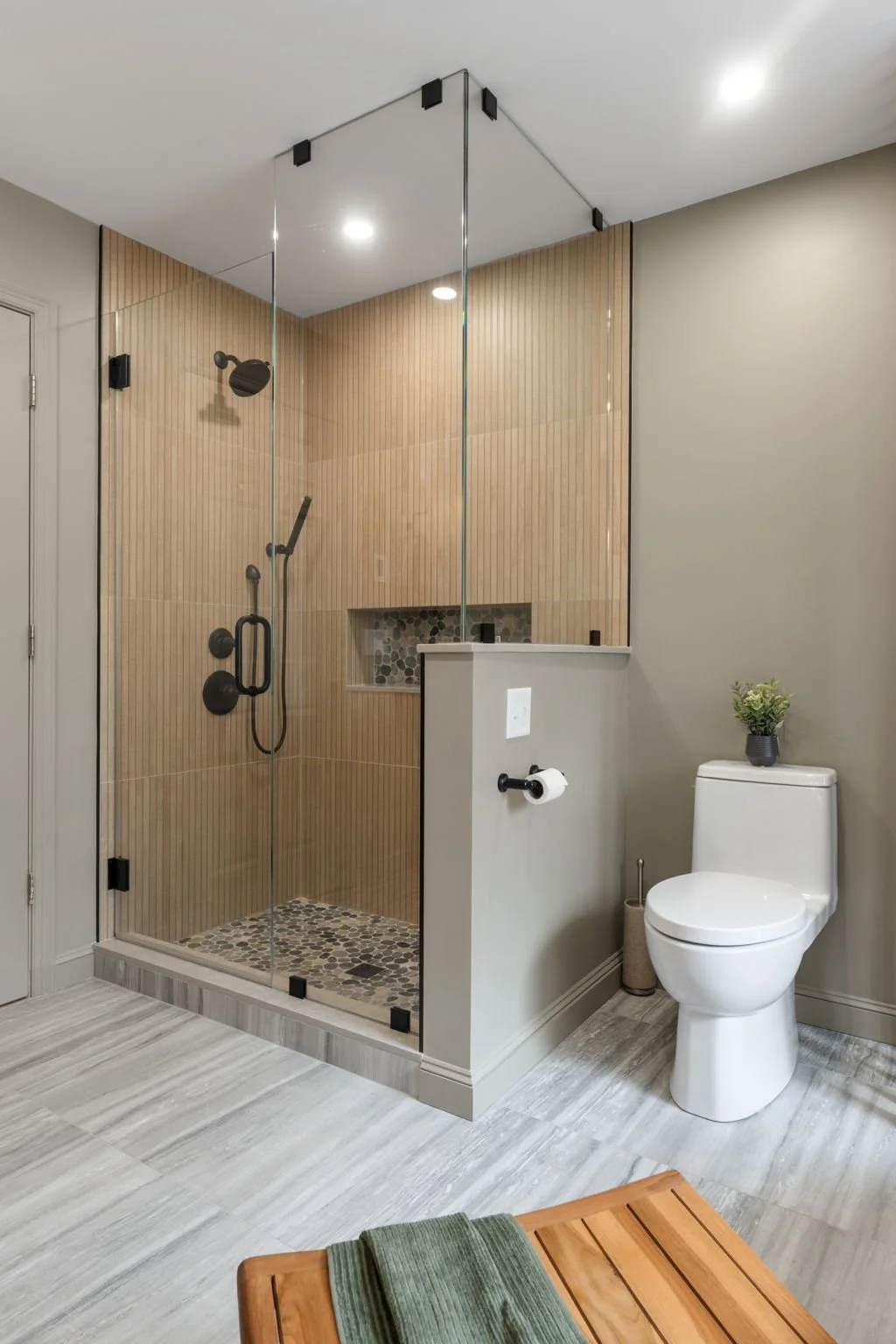 Clark42-web-or-mls-SHA08733.jpg