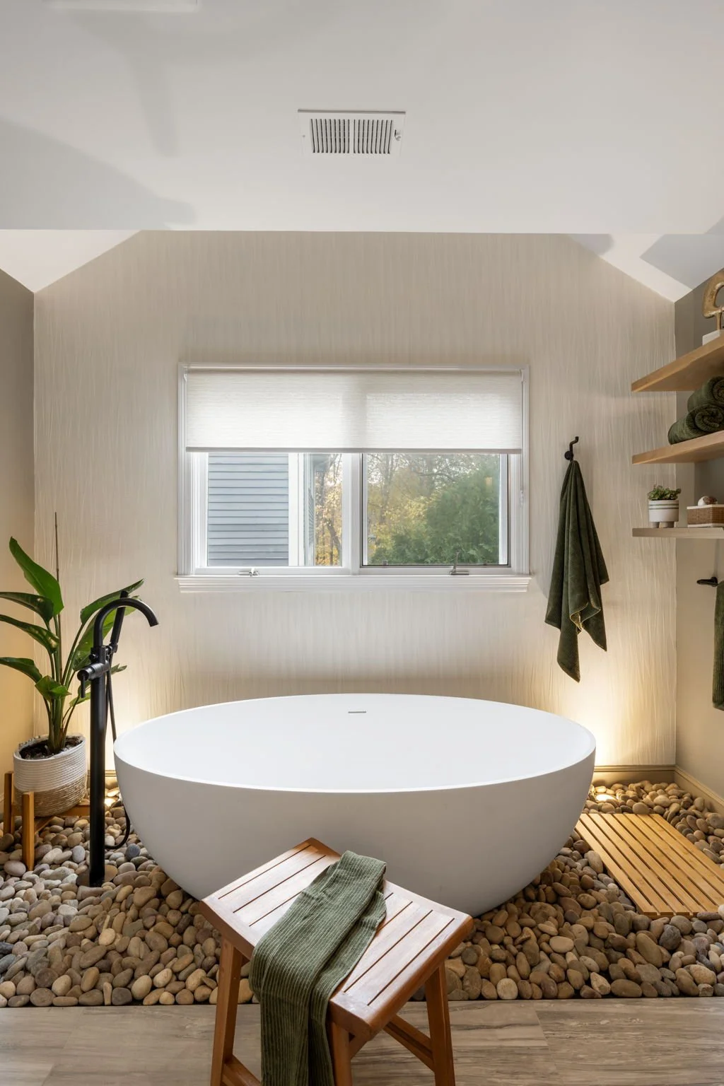 Clark45-web-or-mls-SHA08758.jpg