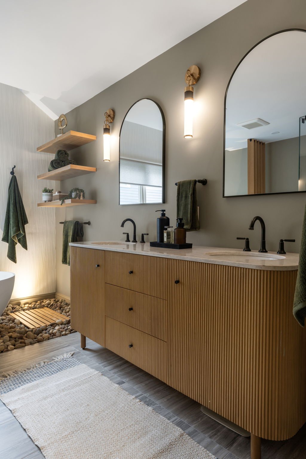 Clark48-web-or-mls-SHA08778.jpg