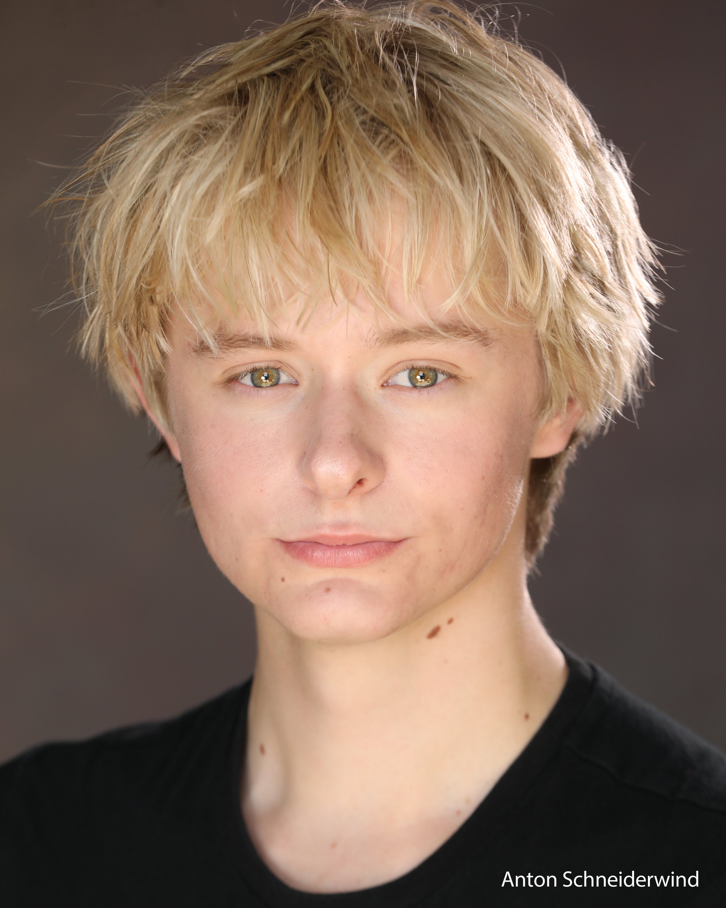 Anton Schneiderwind - Emerson - MT