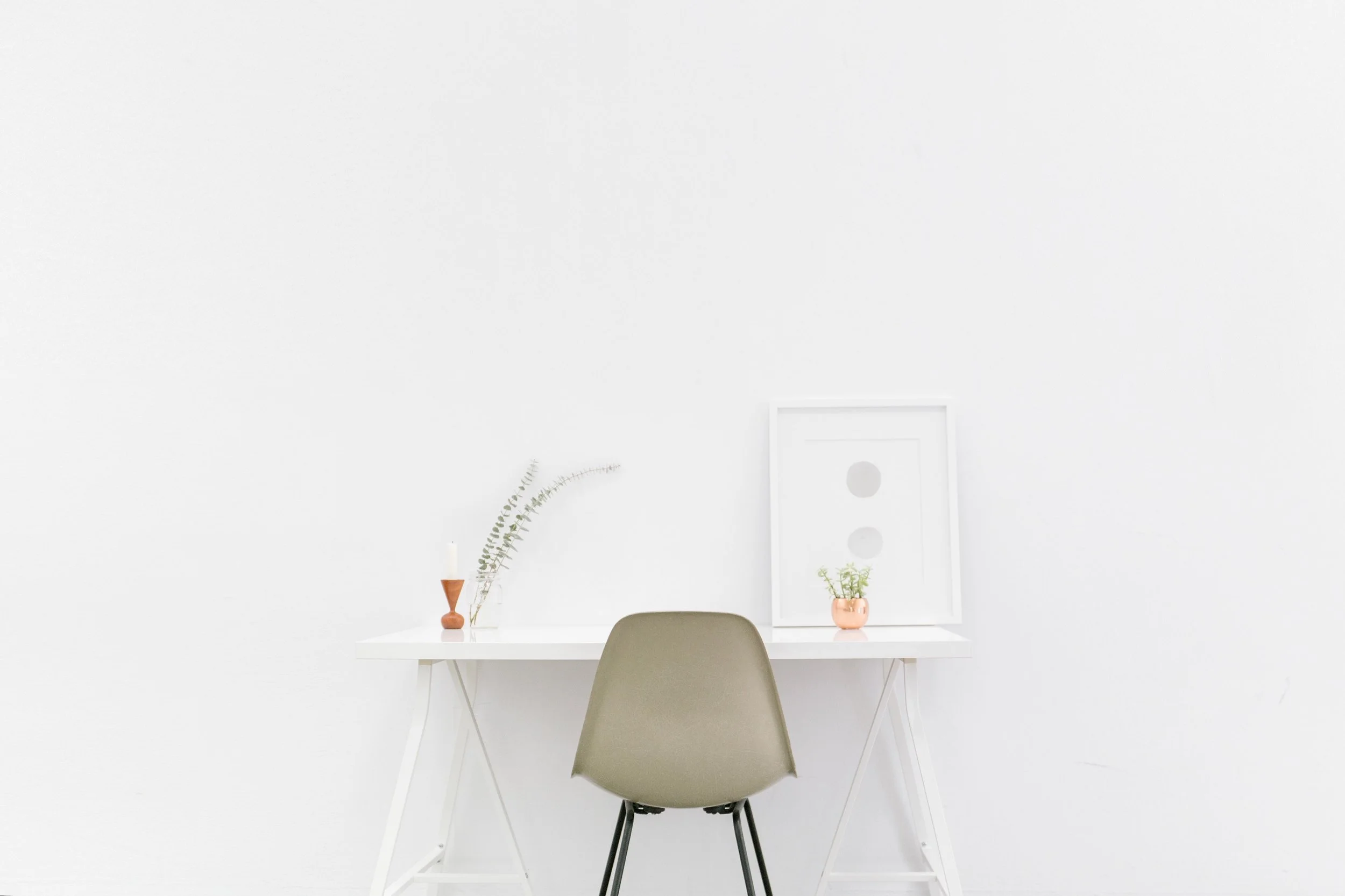 desk-1081708.jpg