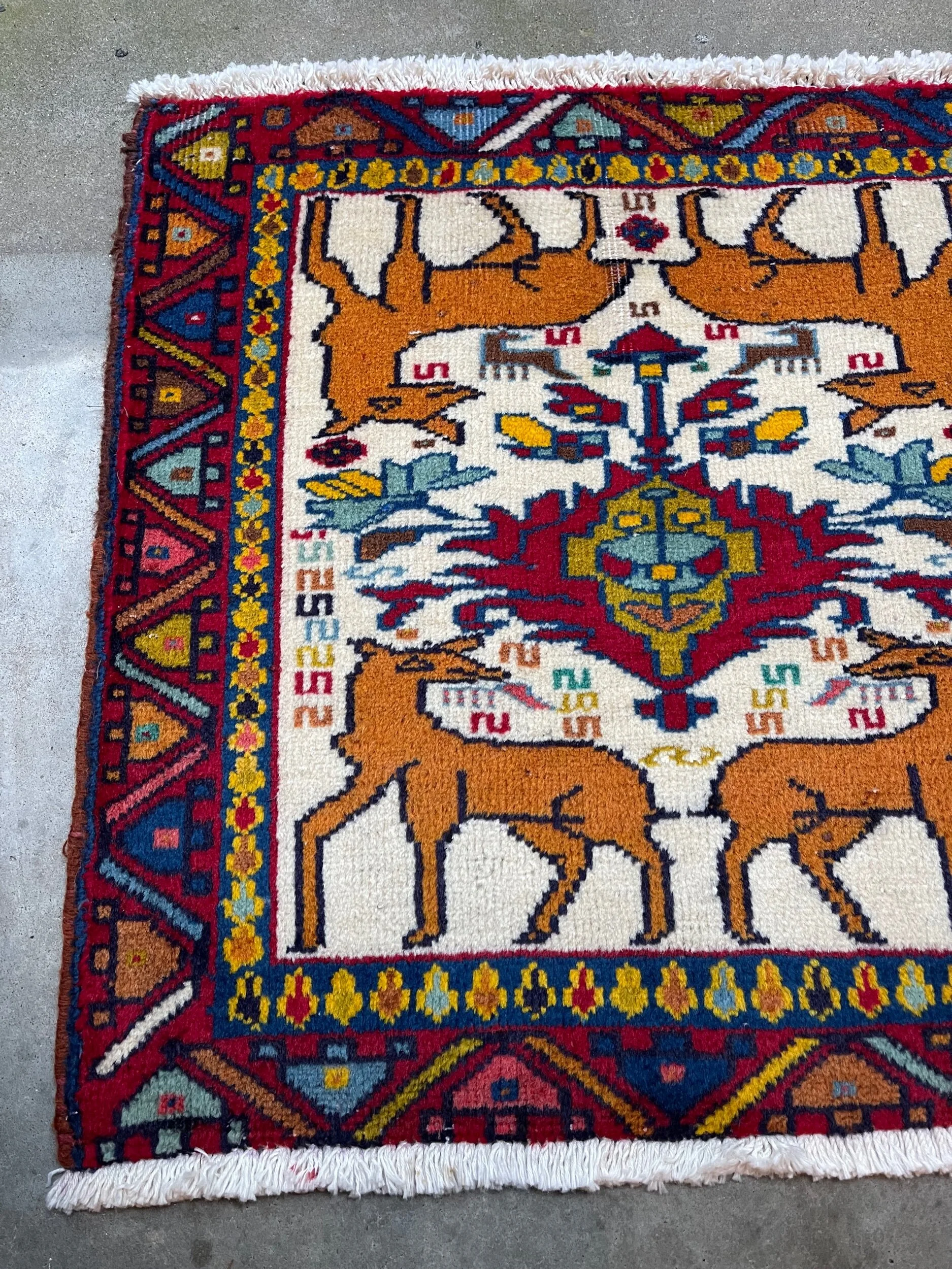 8923949A-0003-468B-9237-E52A752E382D